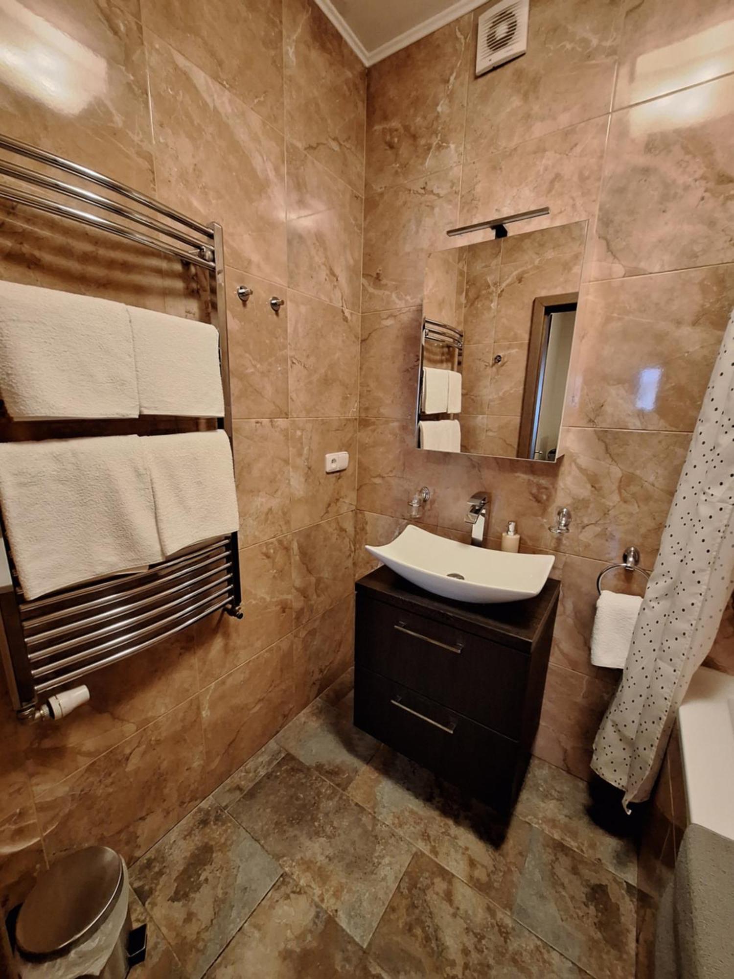 Residence Moravia Apartments Κάρλοβι Βάρι Εξωτερικό φωτογραφία