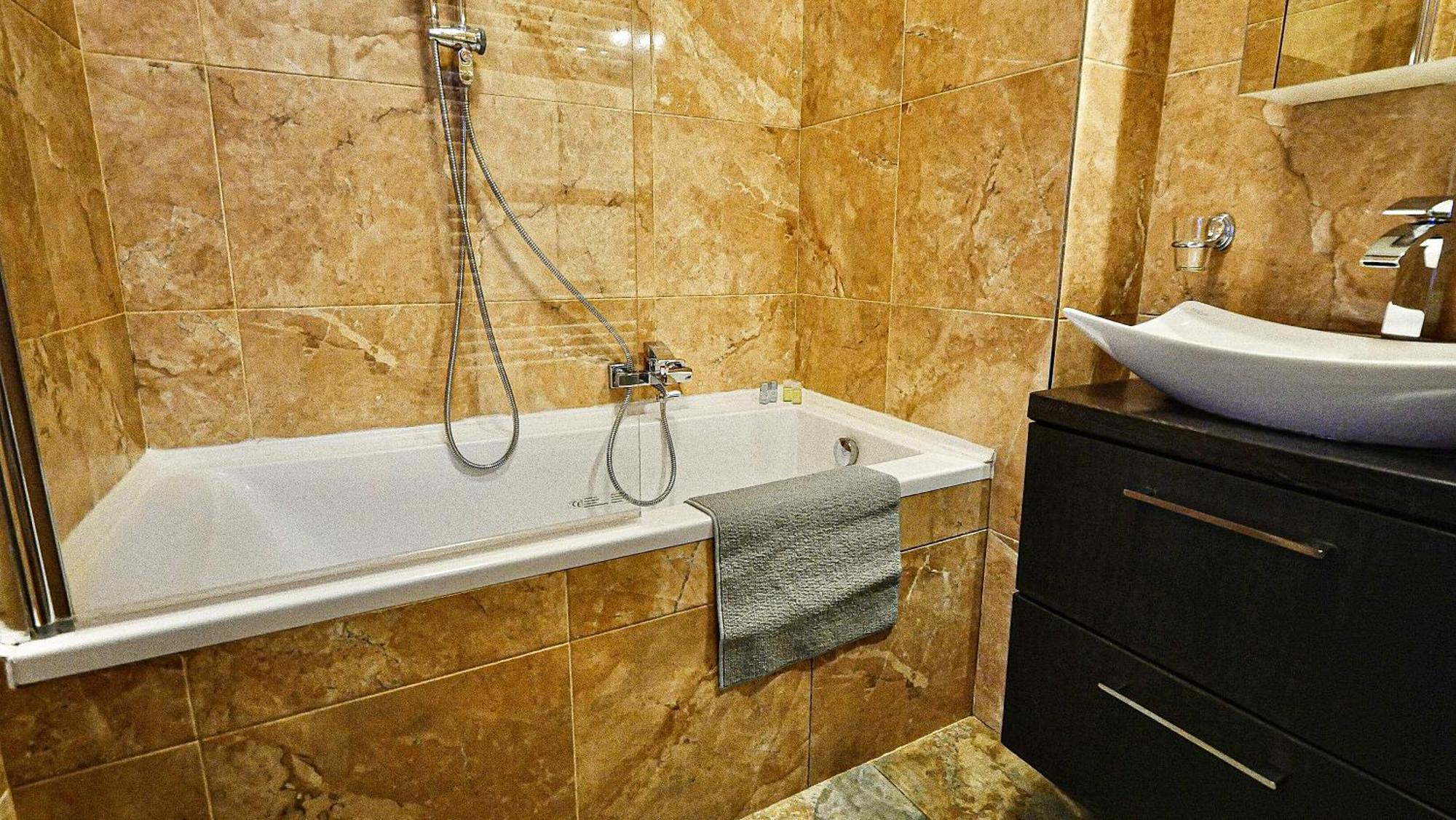 Residence Moravia Apartments Κάρλοβι Βάρι Εξωτερικό φωτογραφία