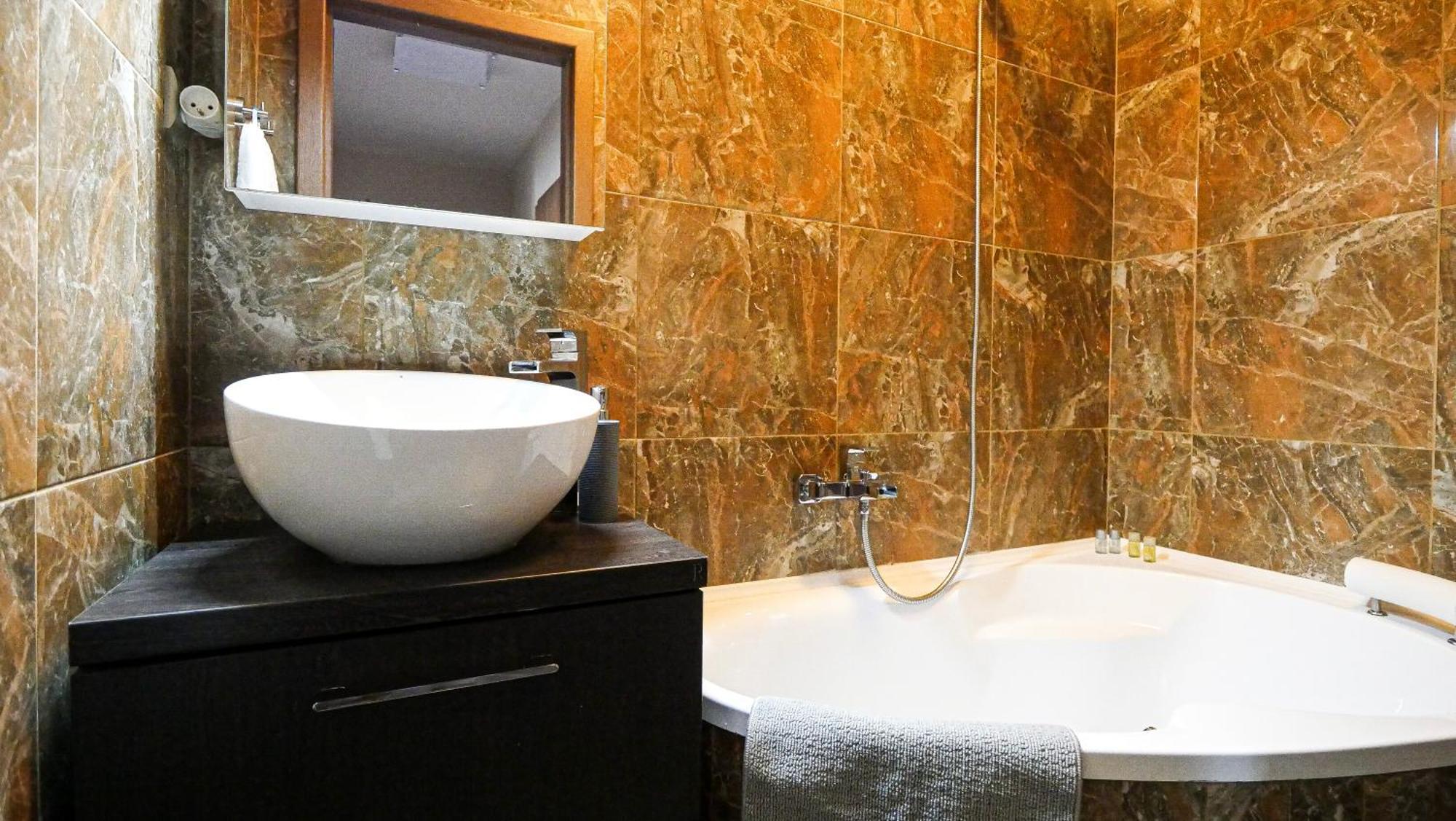 Residence Moravia Apartments Κάρλοβι Βάρι Εξωτερικό φωτογραφία